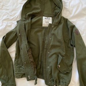 Hollister Cropped Green Jacket, Adjustable, size XS